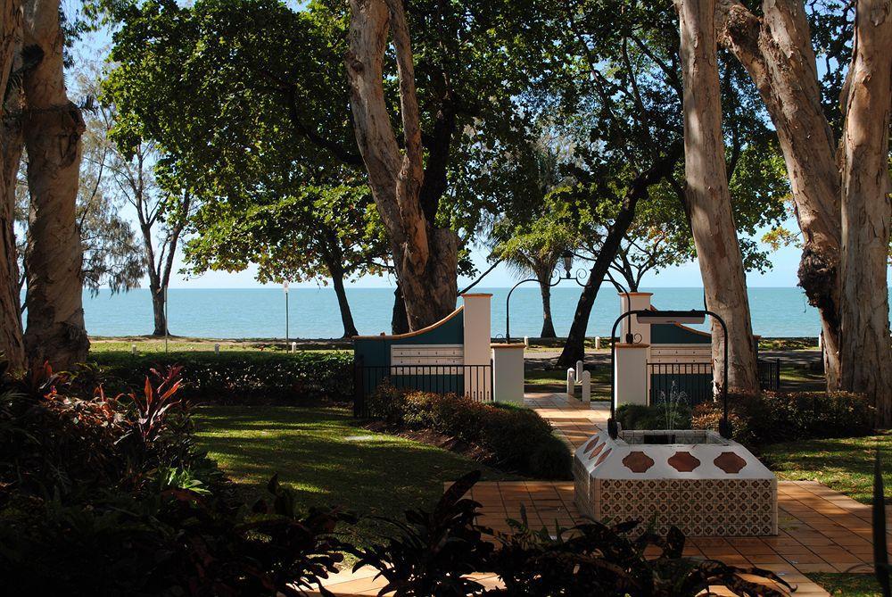 Beachview Apartments At Villa Paradiso Palm Cove Esterno foto