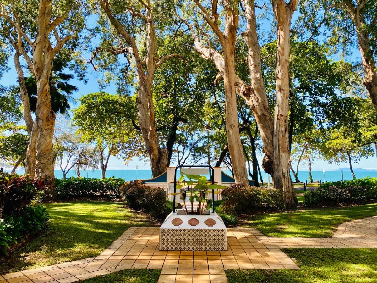 Beachview Apartments At Villa Paradiso Palm Cove Esterno foto