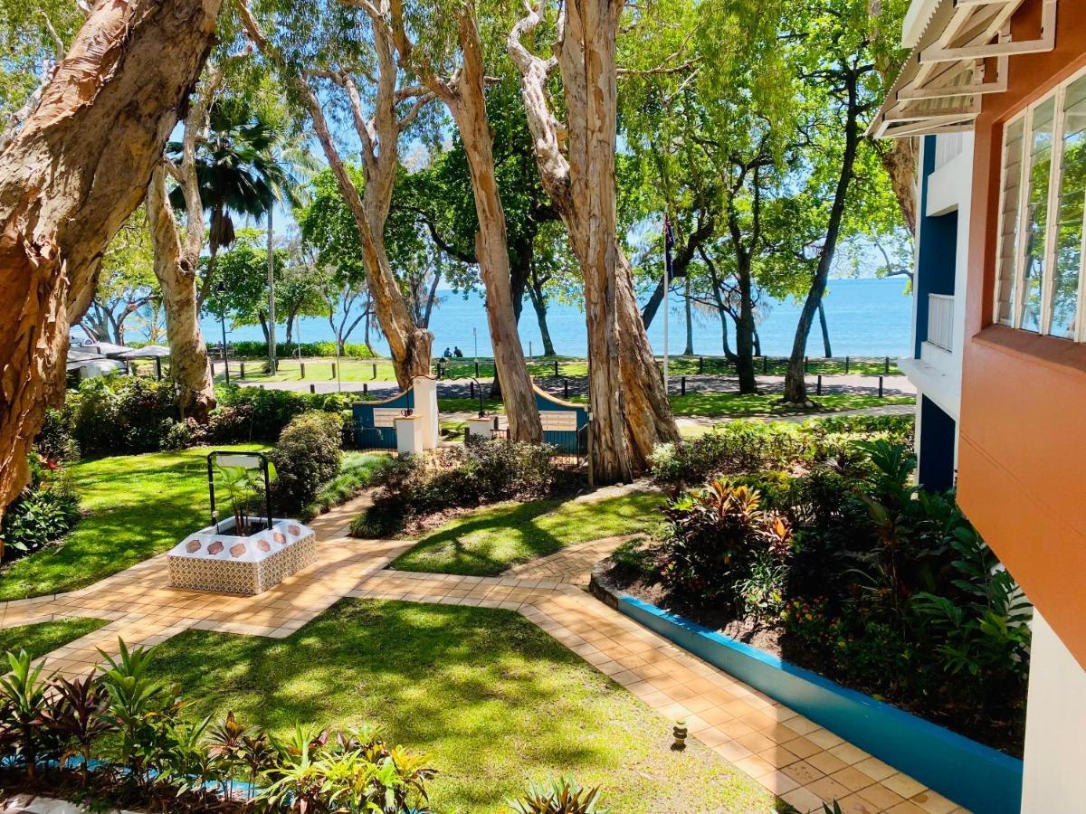 Beachview Apartments At Villa Paradiso Palm Cove Esterno foto